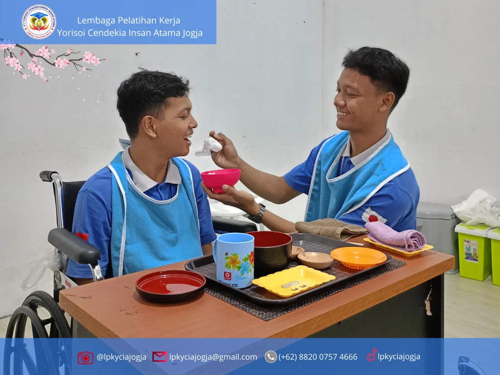 Apa Itu Perawat Lansia di Jepang? Kenalan dengan Profesi Careworker