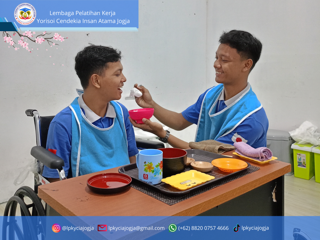 Apa Itu Perawat Lansia di Jepang? Panduan Lengkap Profesi Careworker